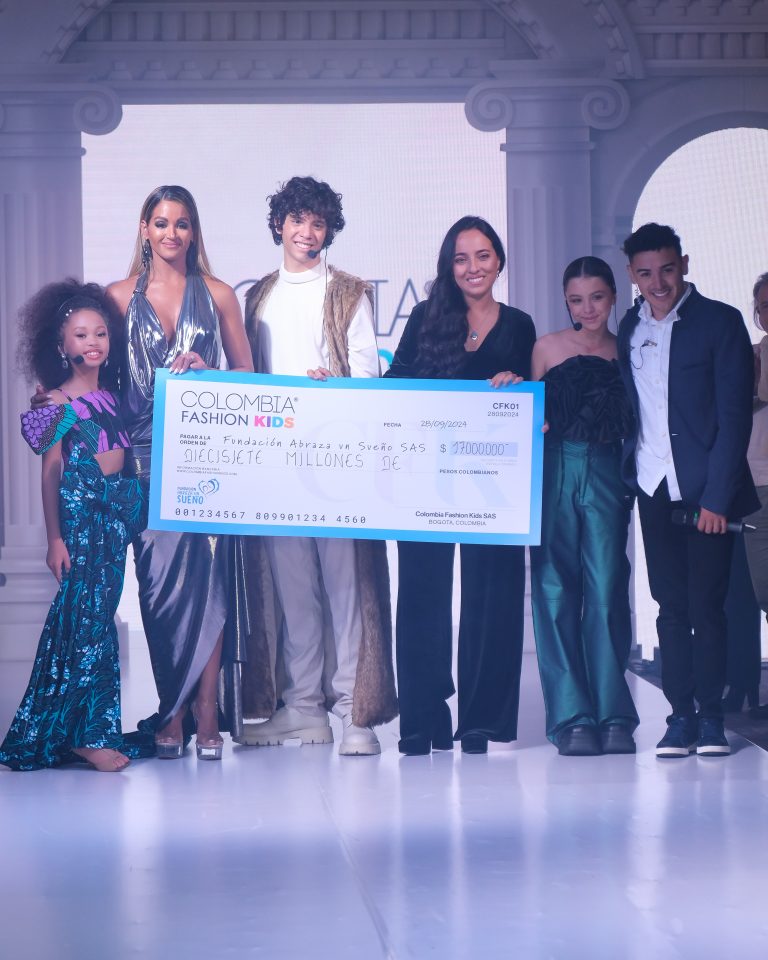 desfile entre tiempo abca 8